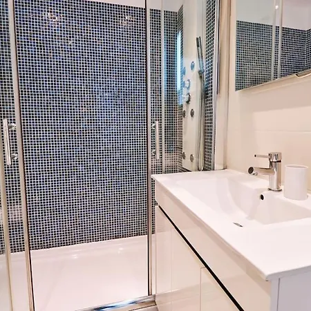 Bay View Andrea Mit Meerblick Und Pool Apartmán *